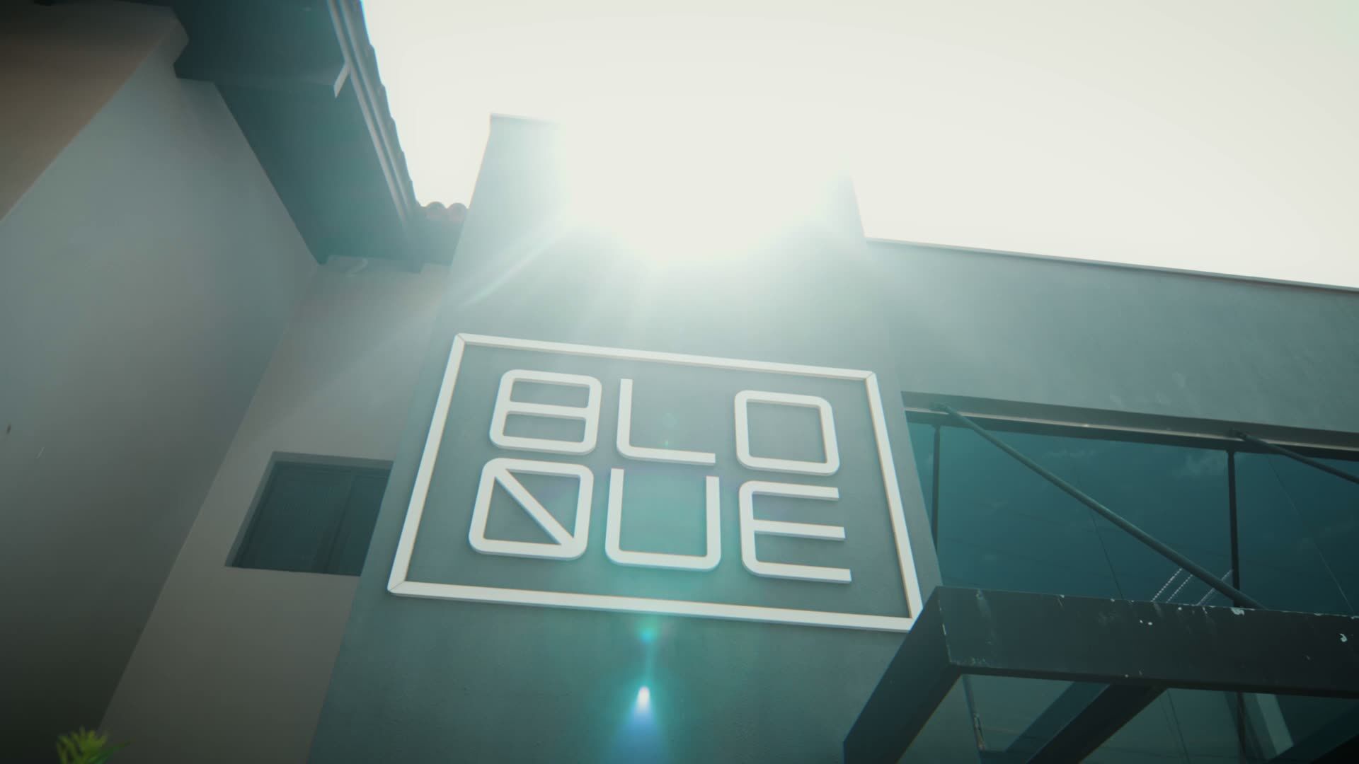 Fachada da sede da Bloque